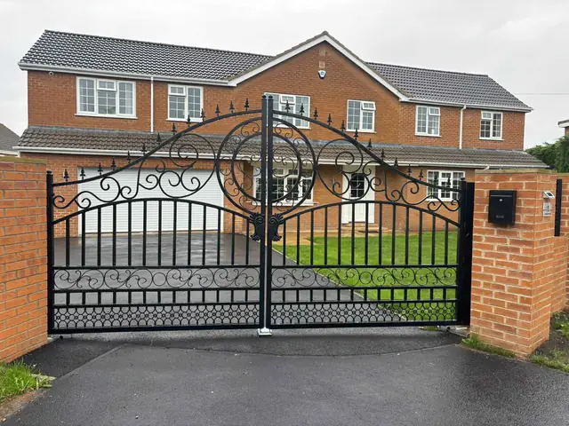 Electric gate installation by Electric Gate Solutions