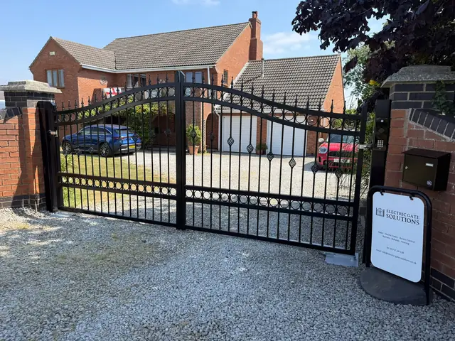 Electric gate installation by Electric Gate Solutions