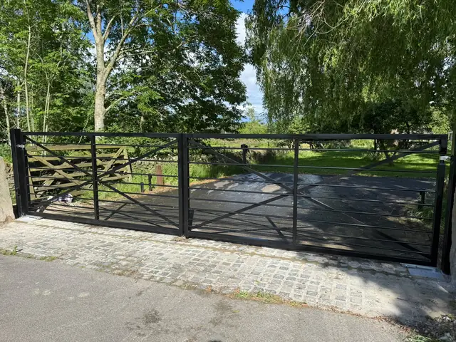 Electric gate installation by Electric Gate Solutions