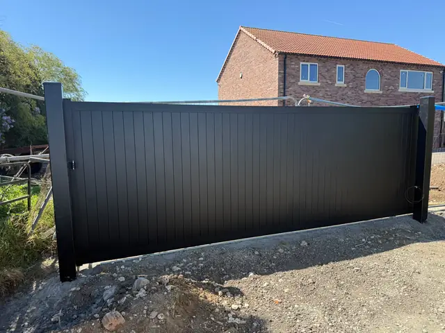 Electric gate installation by Electric Gate Solutions